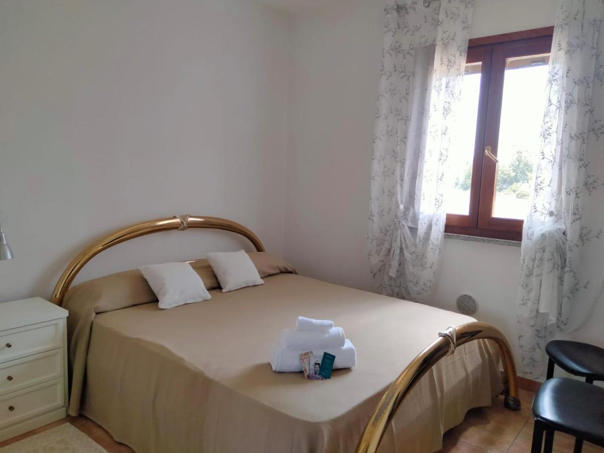 Bed and Breakfast La Casa Dei Fenicotteri Olbia Esterno foto